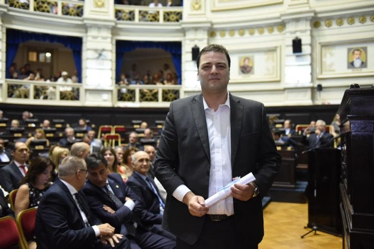 Barroso recibió su diploma de Intendente electo