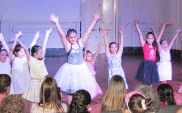 El Ballet «Momentos» despertó muchas emociones