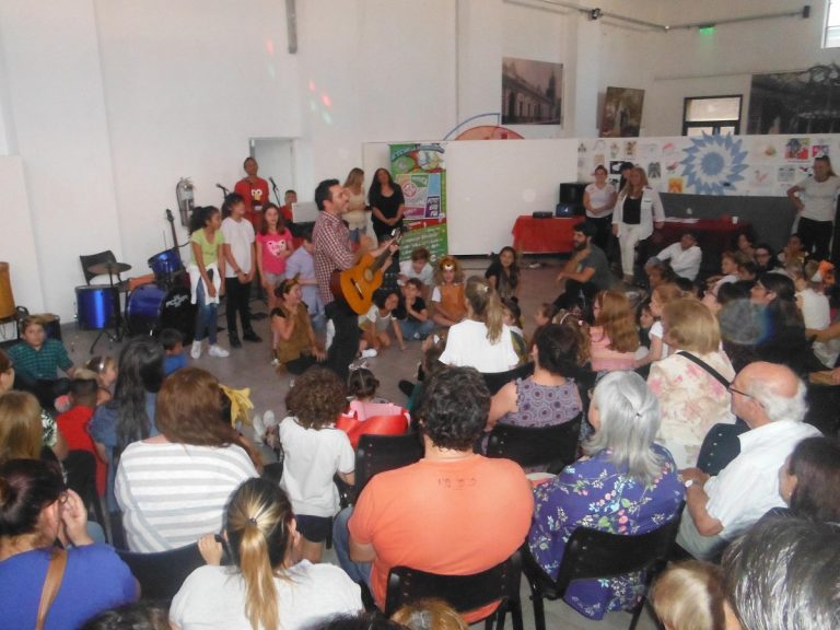 La Escuela de Educación Estética brindó una interesante presentación