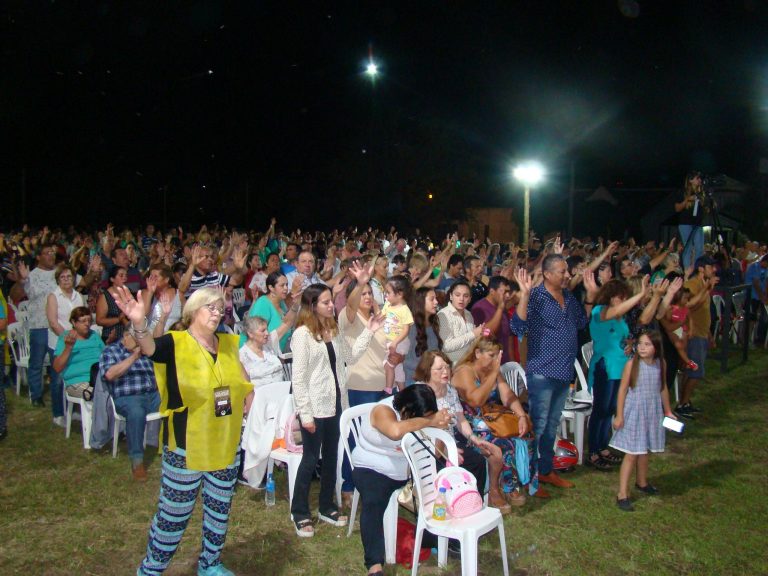 Se desarrolla la tercera noche de «9 de Julio. Jesús te ama»