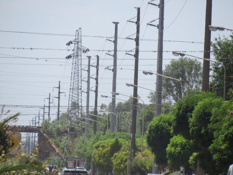 Una falla en el transporte dejó sin luz a la Ciudad