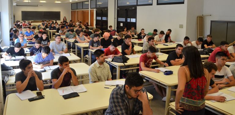 Ingeniería recibe a los ingresantes 2020