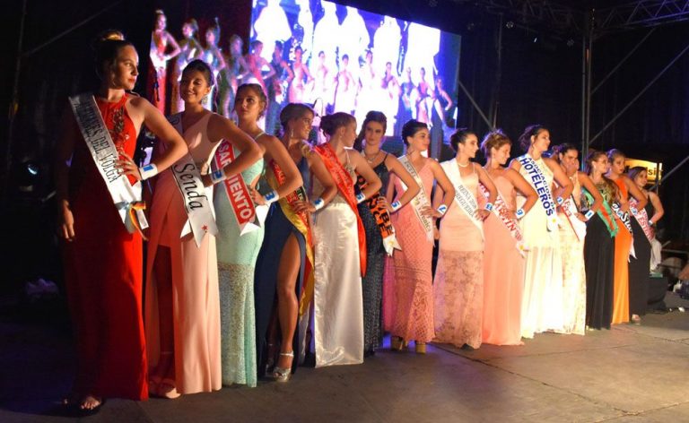 Contra los estereotipos de género: municipios eliminan la elección de la Reina