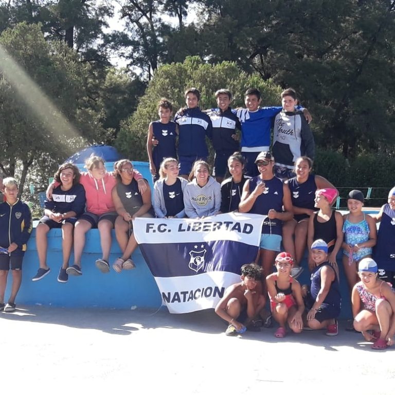 Siguen los éxitos de nadadores lagunero