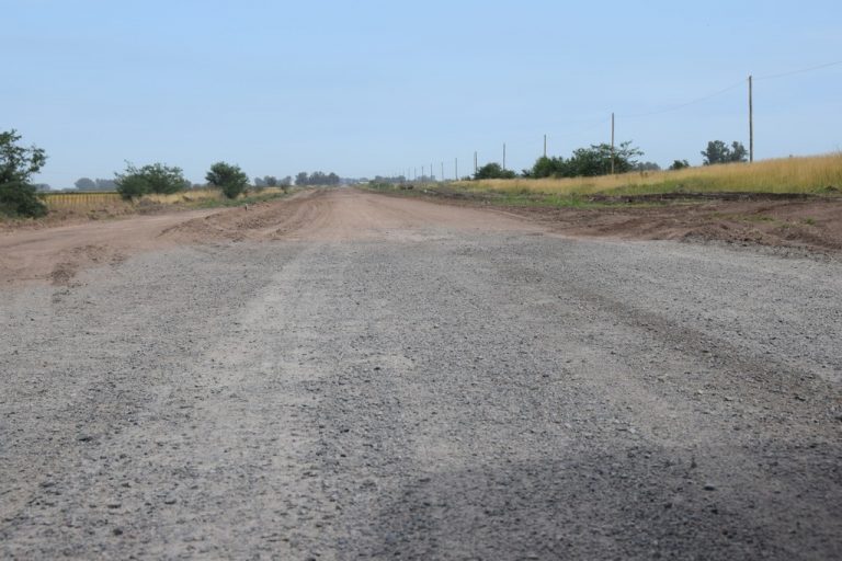 Acceso a Patricios: se colocaron 4 km de piedra
