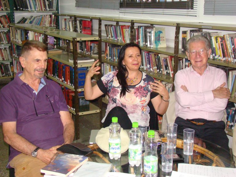 Interesante encuentro con escritores extranjeros
