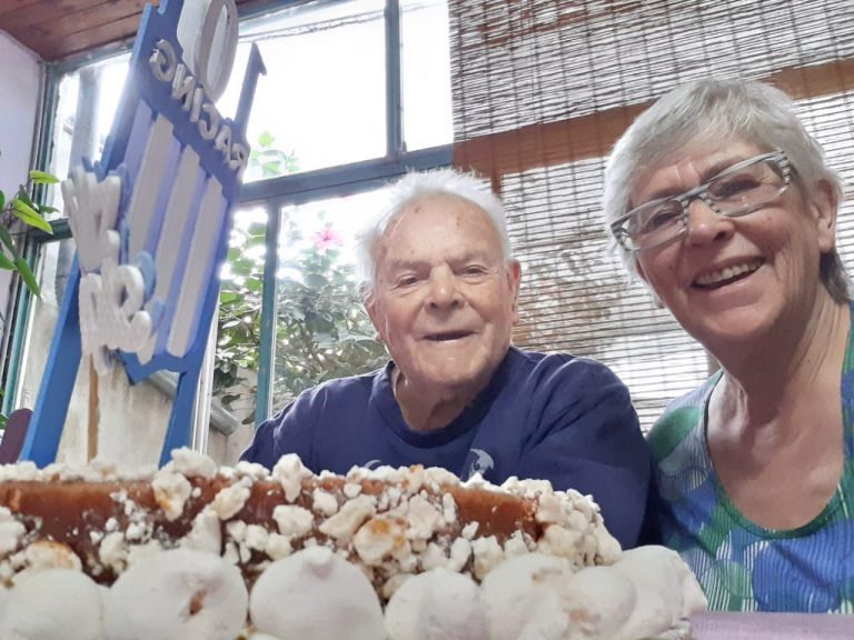 En cuarentena, Don Angel González celebró 101 años
