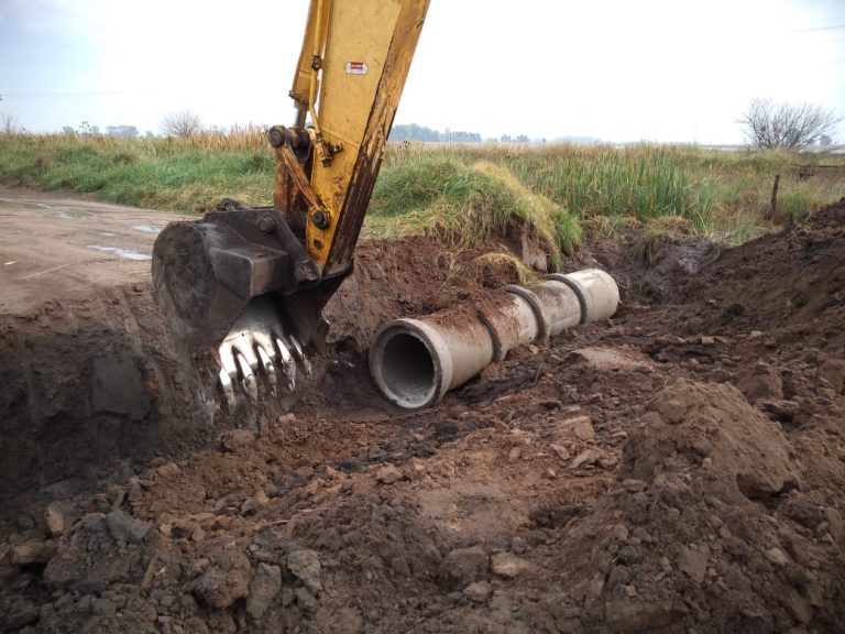 Trabajos en la Ruta 70, por la rotura de un caño