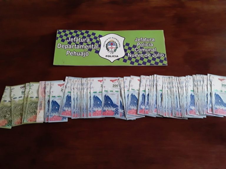 Se olvidó la tarjeta en el cajero y le robaron 20 mil pesos