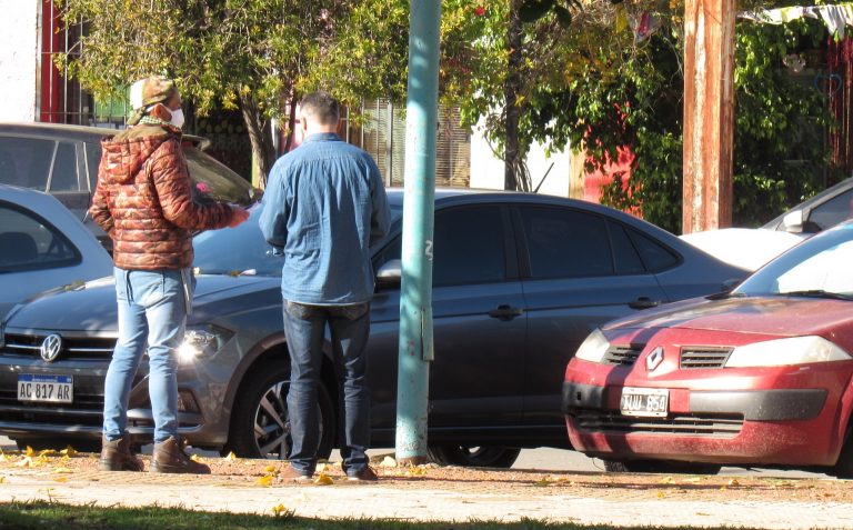 Con personal reducido, volvió el estacionamiento medido