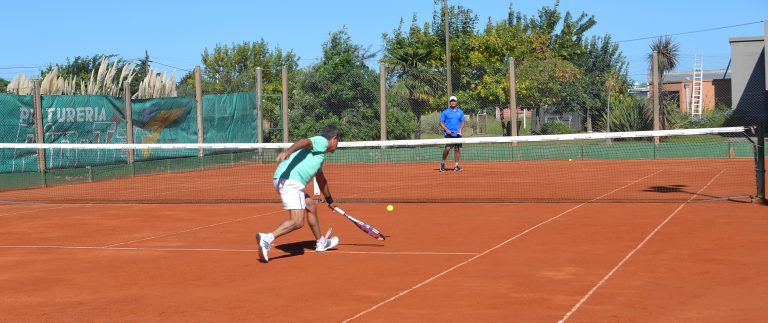 El Club San Martín reanudó la actividad de tenis