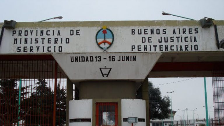 Desde la cárcel hacía que su mujer extorsione a hombres