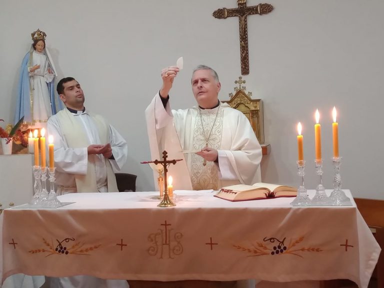 El Obispo pidió por un pronto regreso a la celebración pública de los sacramentos