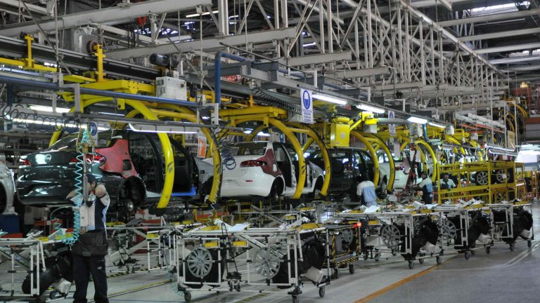 La actividad económica cayó 26,4% en abril