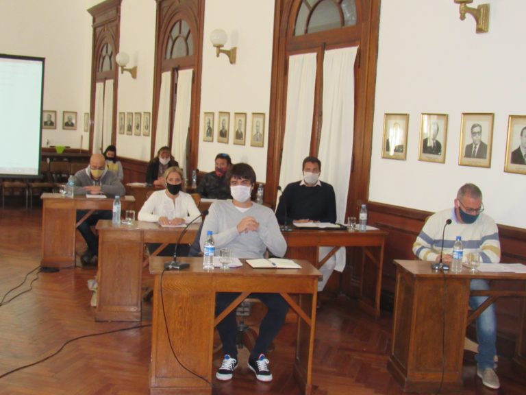 Piden liberar datos móviles para docentes y alumnos