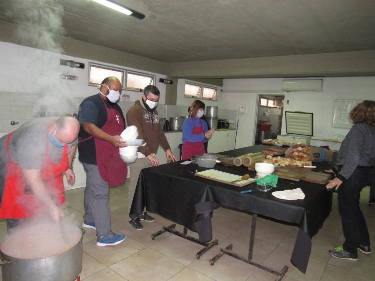Colegio San Agustín: cocinan para 200 personas