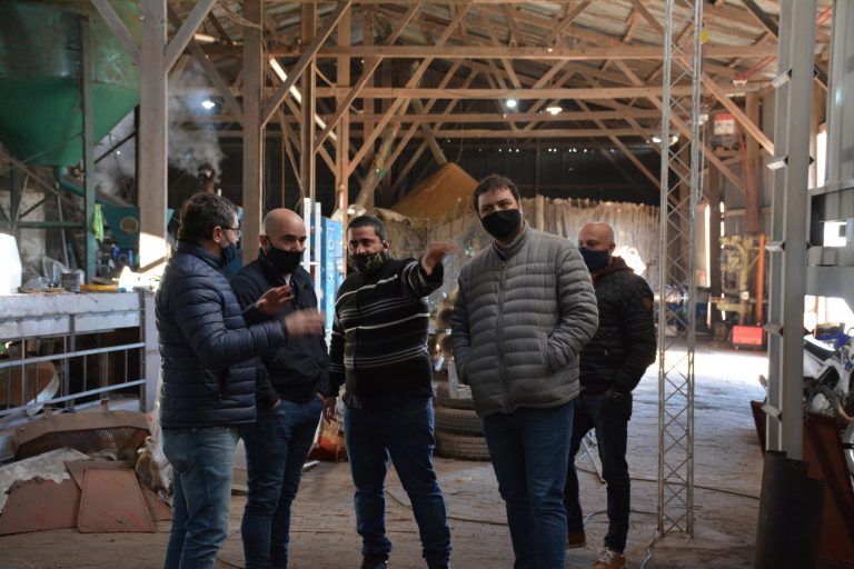 El Intendente visitó empresas de Naón