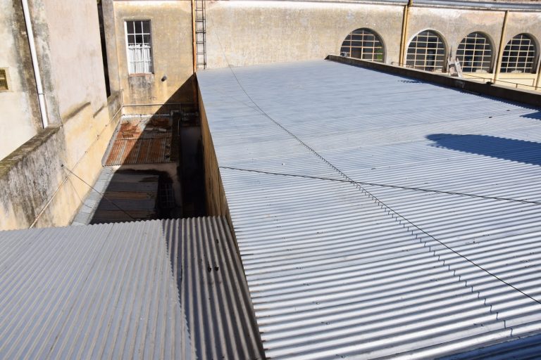 Reparan el techo de la Escuela Nº 1