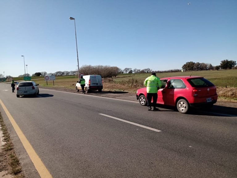 Se realizó un operativo policial en el cruce de rutas 5 y 65