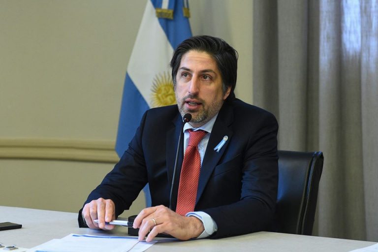 Docentes podrán comprar computadoras en 36 cuotas