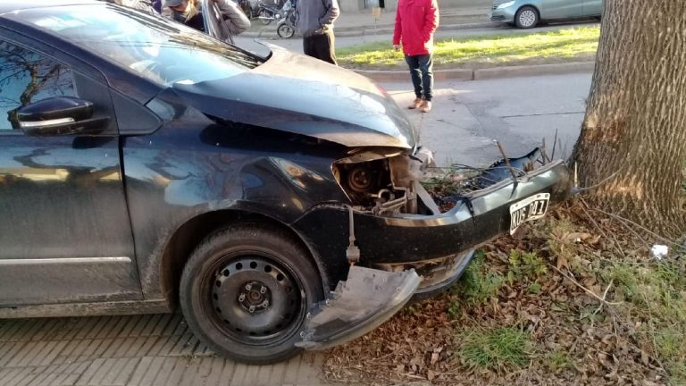 Accidente de tránsito, con tres vehículos involucrados