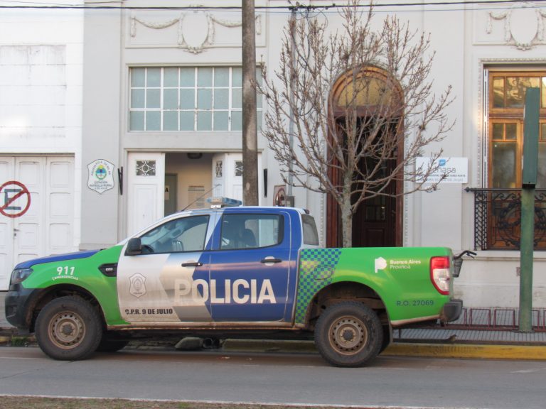 Interceptaron un auto en el camino a «La Colonia»