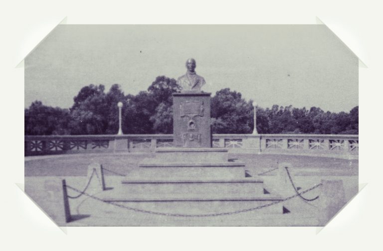 Los bustos de San Martín en 9 de Julio, una adquisición en apuro