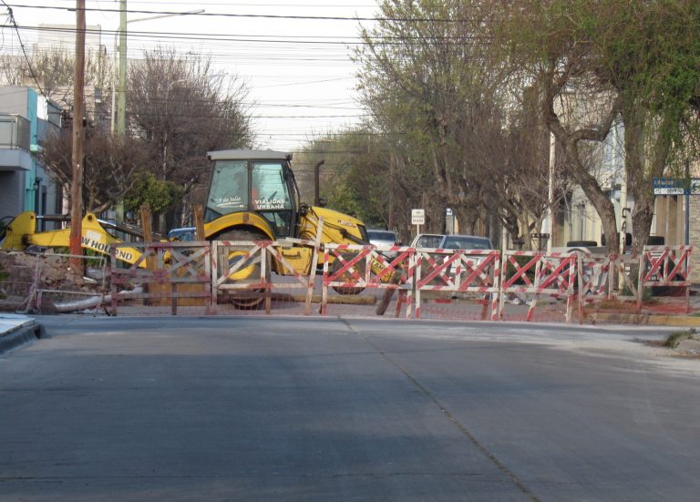 Obra de reparación en Tucumán y Libertad