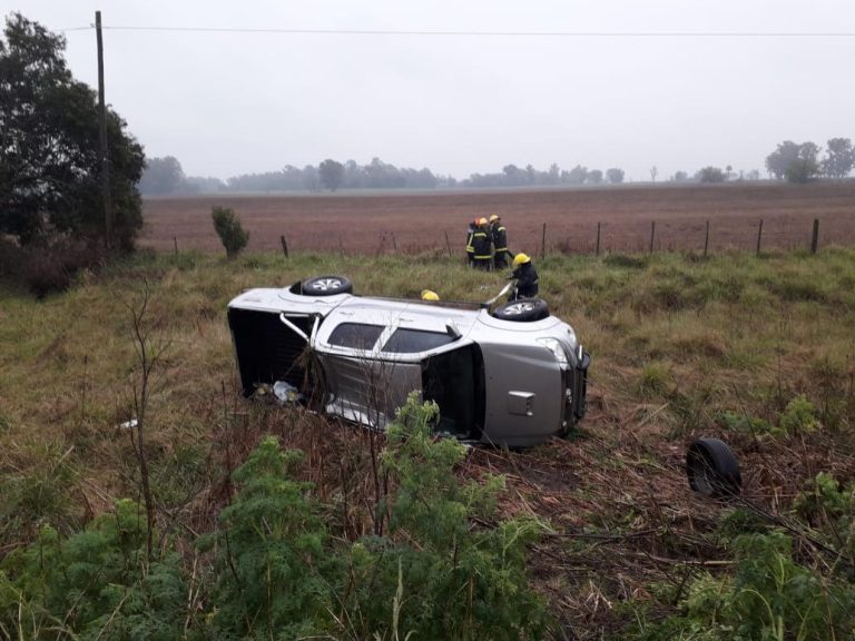 Volcó una camioneta en Ruta 65