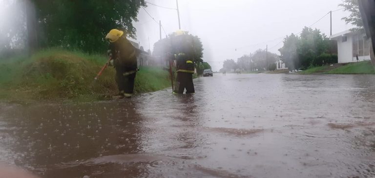Dudignac: intensa labor de bomberos