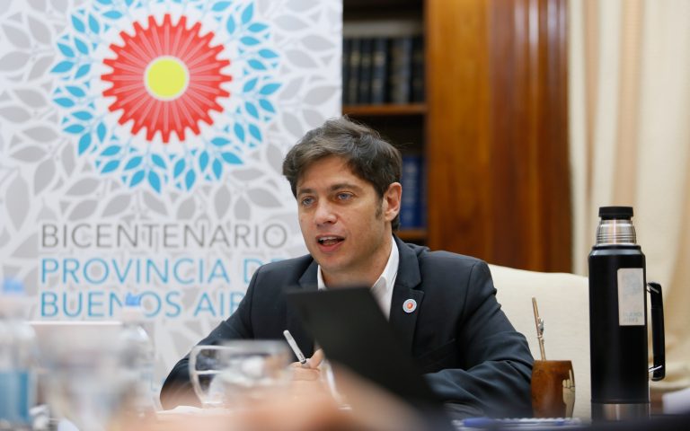 Kicillof se reunió con especialistas e intendentes