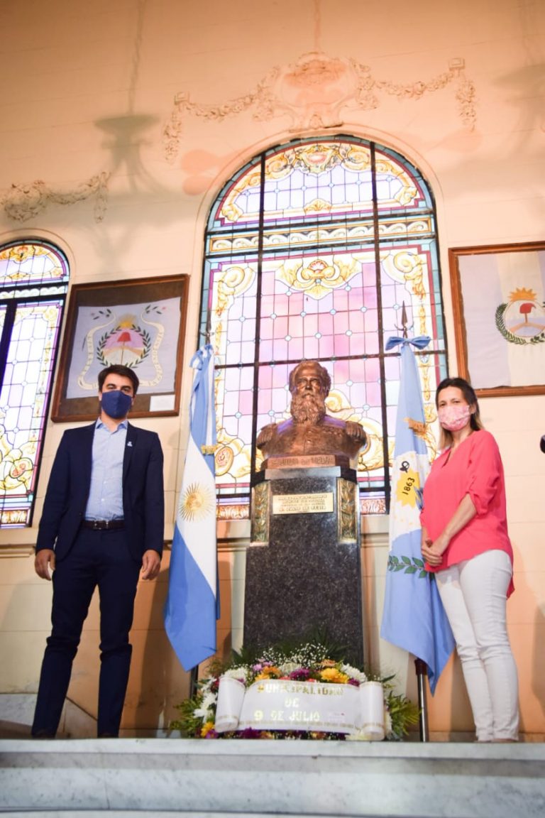 Sencillo homenaje por el 157 aniversario de la Ciudad