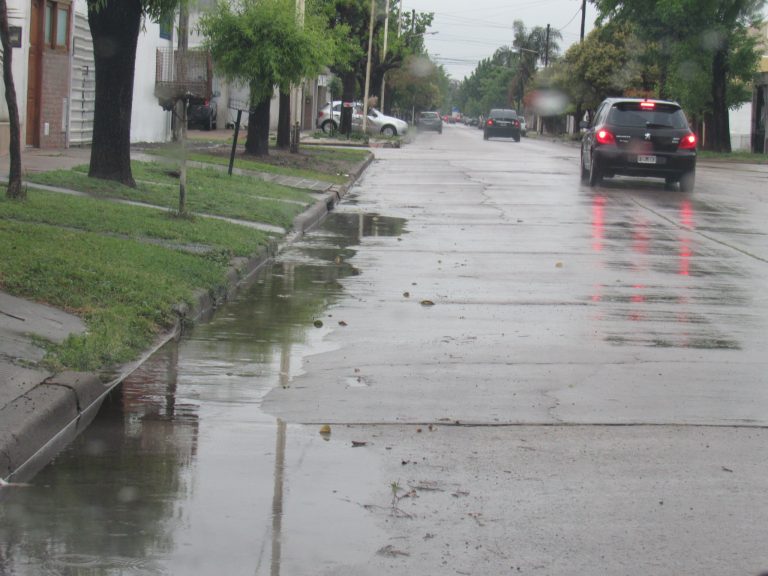 Lluvia y caída de granizo en zona rural