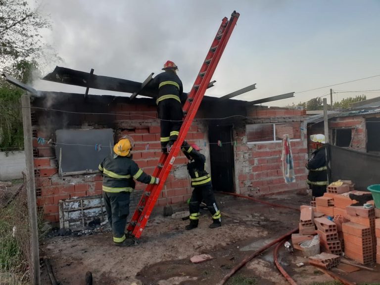 Se destruyó una vivienda por un incendio