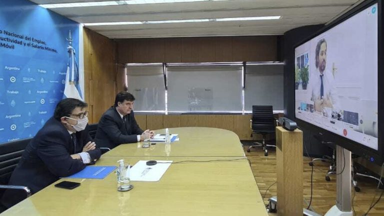 Ratifican la suba del salario mínimo: 28% en 3 tramos