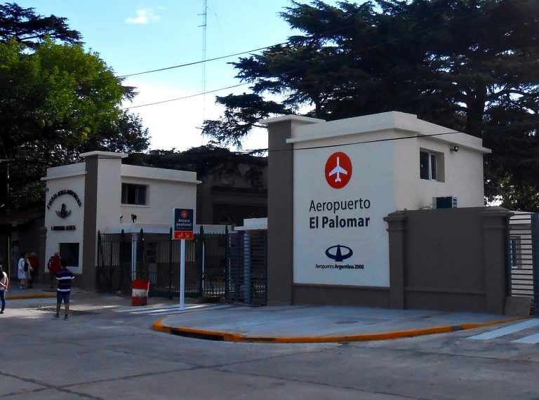 La oposición pidió al Gobierno la reapertura del Aeropuerto de El Palomar