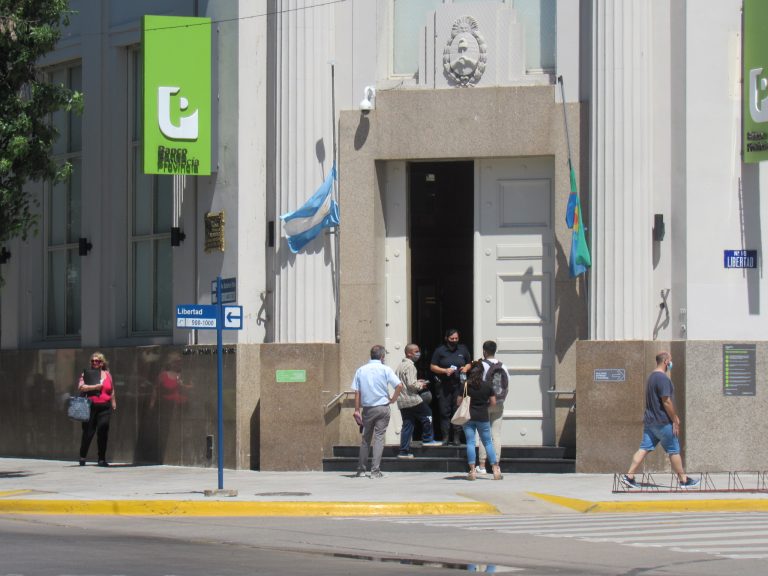 El Banco Provincia reabrió en la jornada de hoy