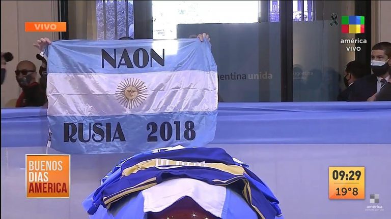 Naón presente en la despedida a Maradona