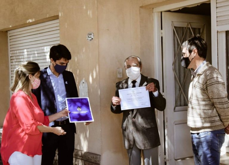 Distinción a Santos Bramajo