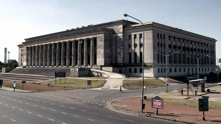 Universidades e institutos: habilitan la vuelta a clases presenciales