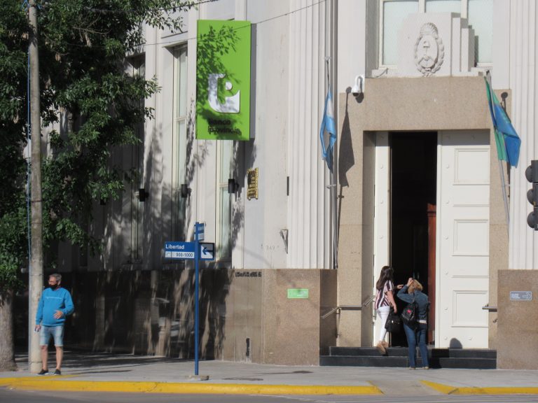 Comenzó a regir el nuevo horario bancario