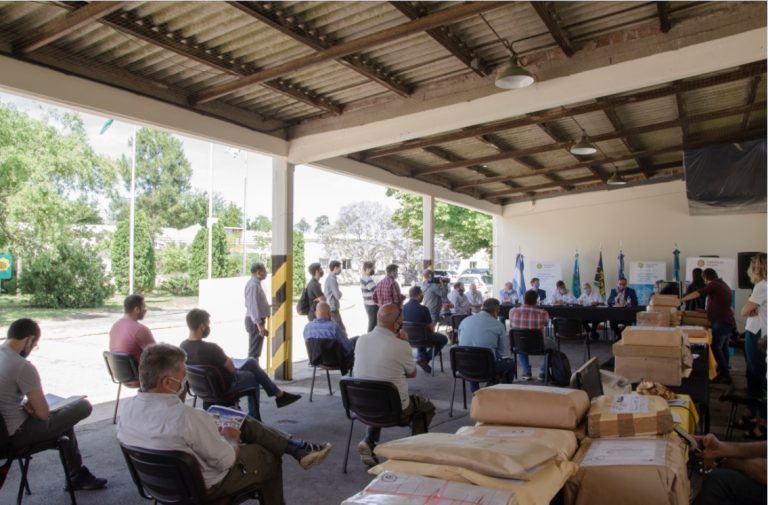 La Provincia licitó obras para mejorar los Caminos Rurales