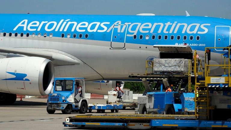 Cómo es el itinerario del vuelo a Rusia que traerá las segundas dosis de la Sputnik V