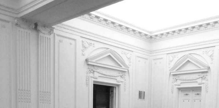 Ornato y artes decorativas en el nuevo Salón Blanco