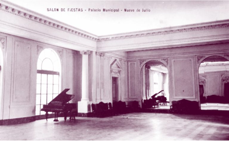 Ornato y artes decorativas en el nuevo Salón Blanco