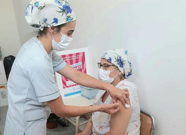 En el Hospital se aplica la segunda dosis