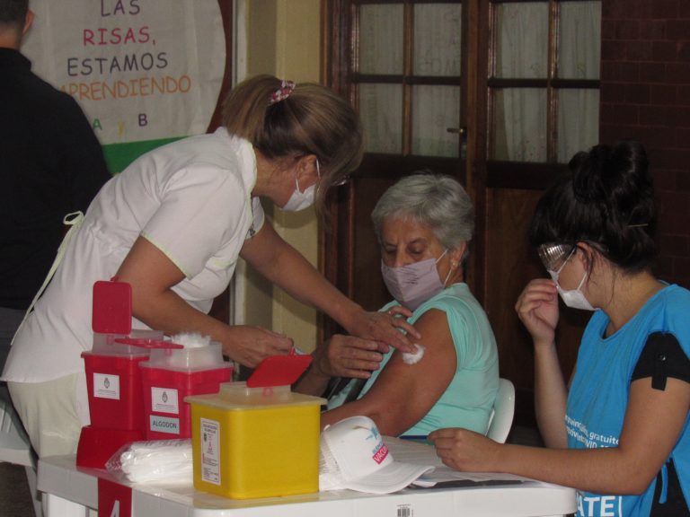 Empezó la vacunación masiva contra el Covid-19