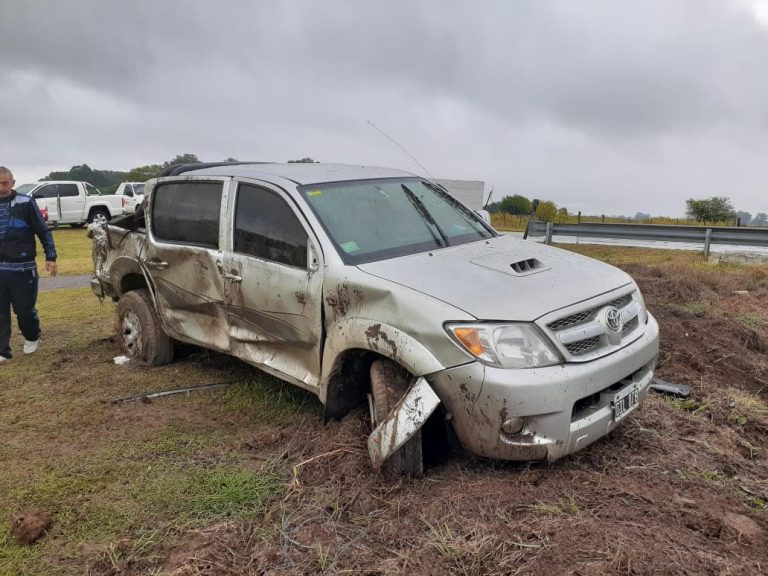 Se despistó una camioneta en la Ruta 5