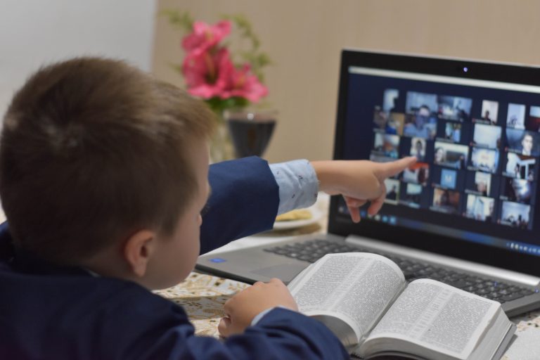 Los testigos de Jehová recordarán nuevamente la muerte de Jesús en línea