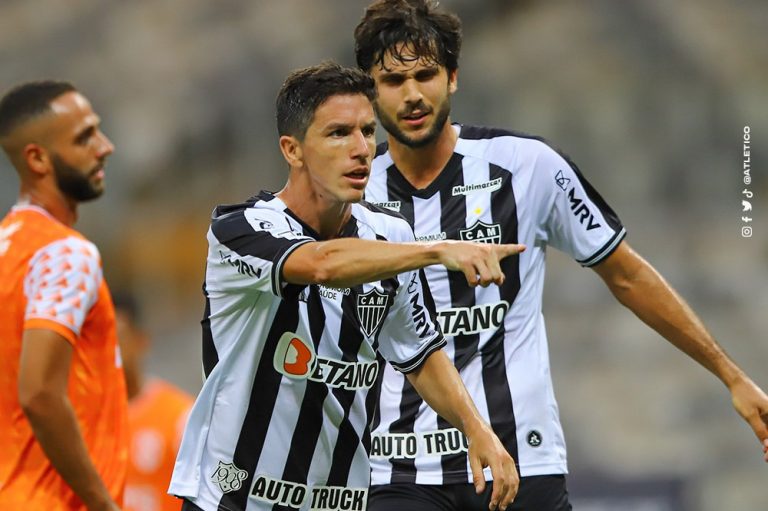 «Nacho» Fernández: debut y figura con el Mineiro